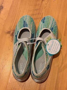 Bzees Blue/Green/Yellow Multi Knit Mary Jane Flats